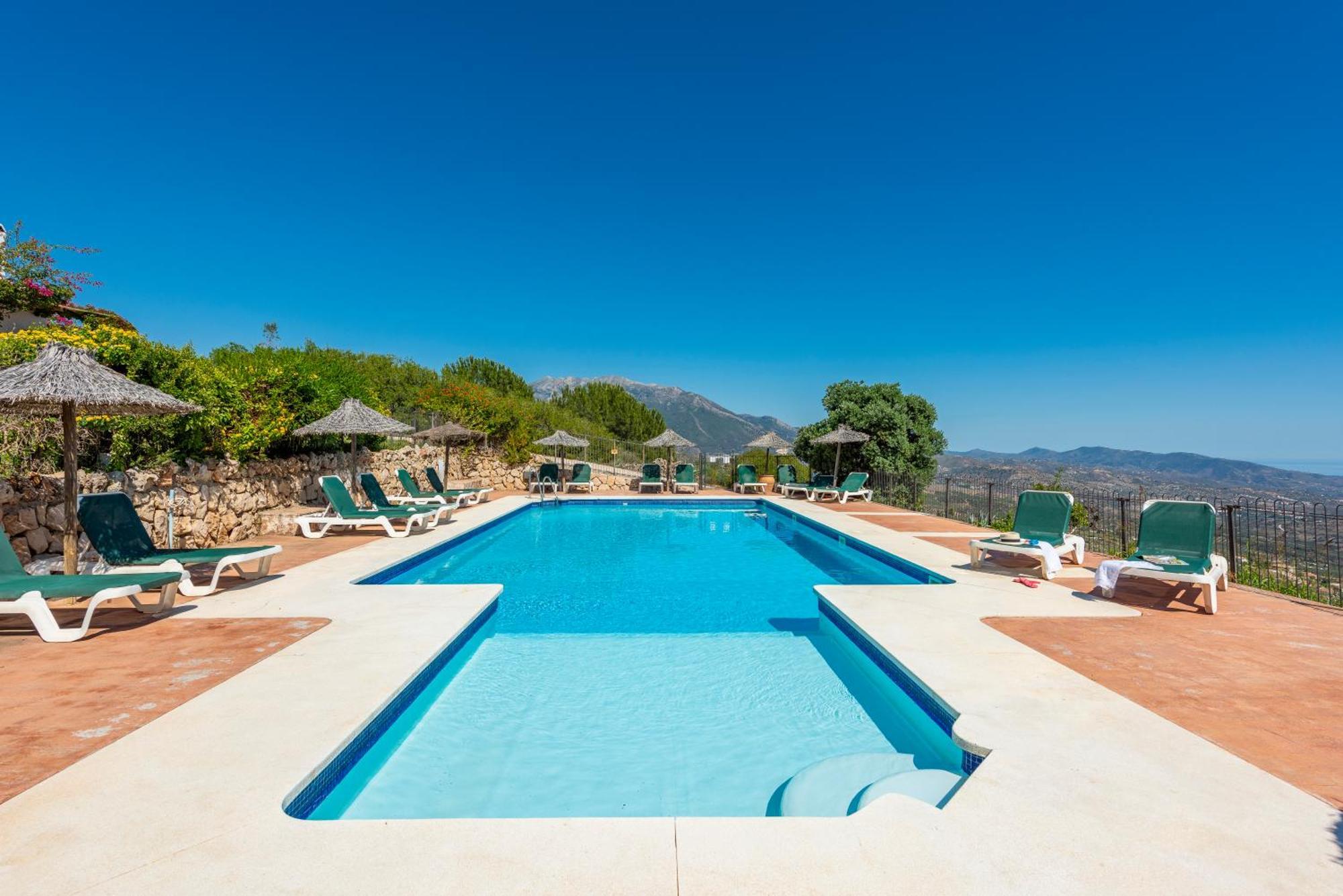 Cantueso Holiday Park Periana Exteriér fotografie